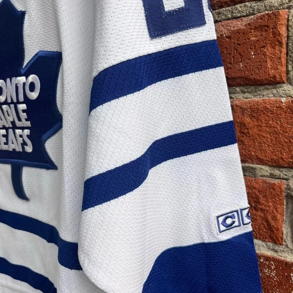 Vintage Kids and Youth Hockey Jerseys - Toronto Maple Leafs Jersey - Picture 2 of 5